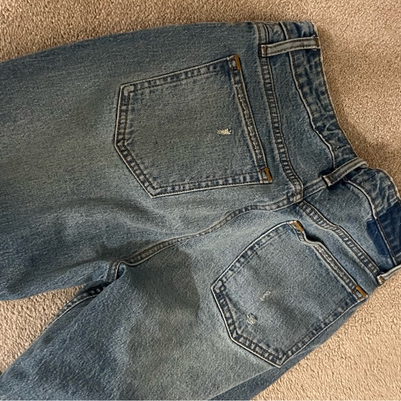 Abercrombie High Rise Mom Jeans - Picture 3 of 5